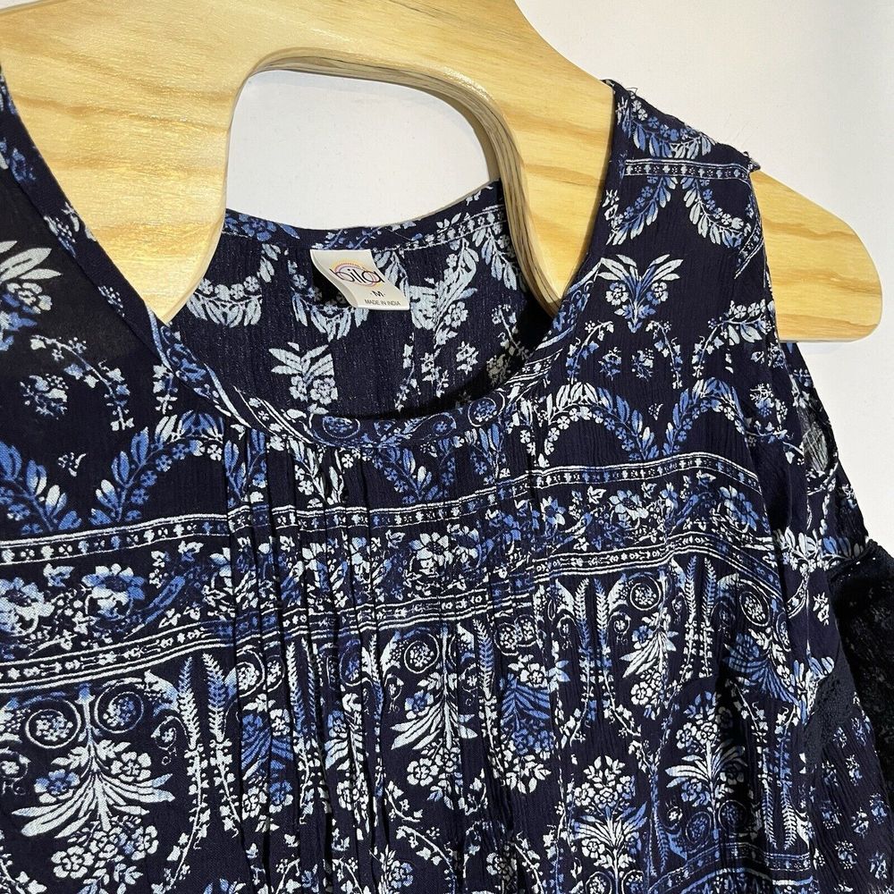 Bila Women's M Blue Floral Bell Sleeve Shirt Cold Shoulder Pleated Rayon